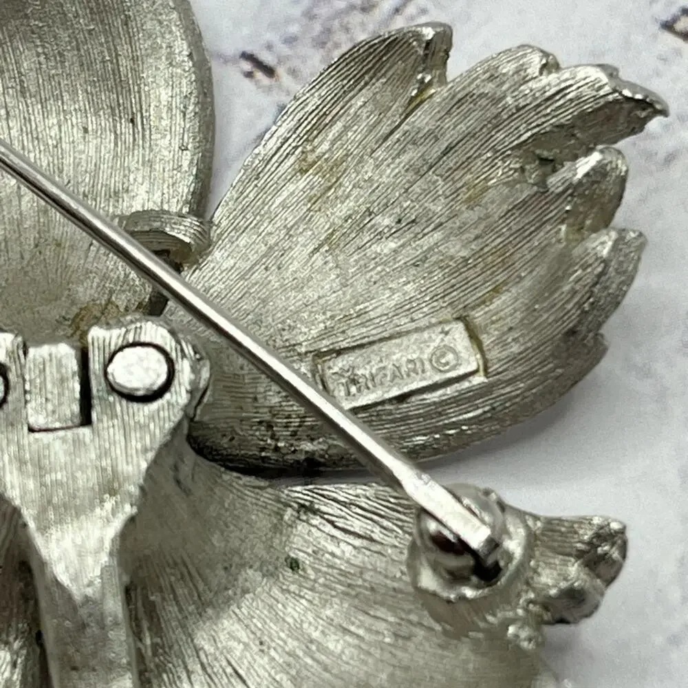 Trifari vintage pin